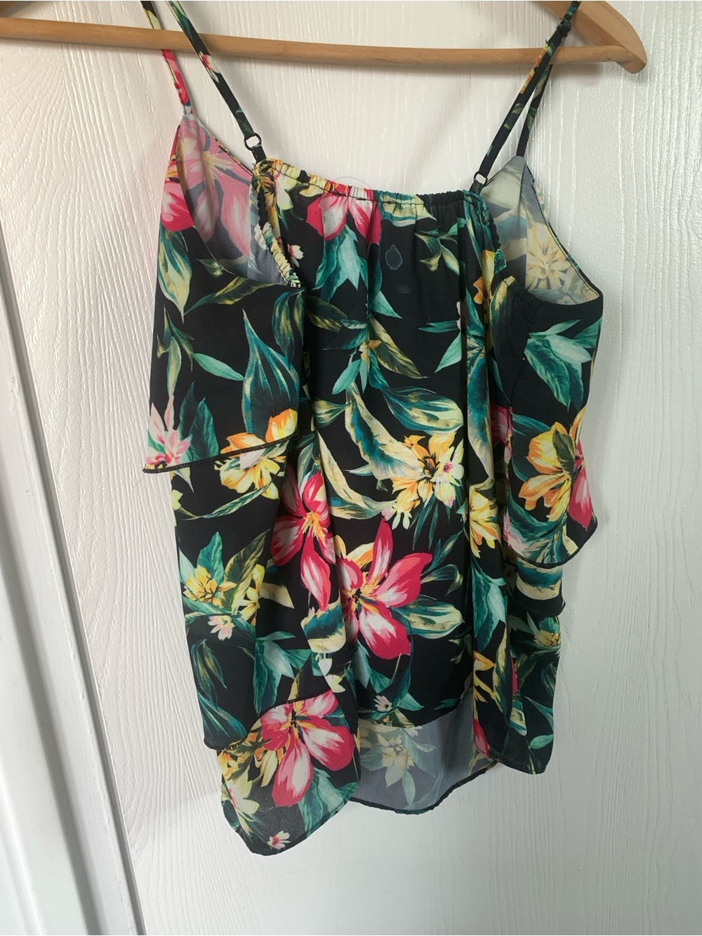 Trending Floral Ruffle Cami Tank - - Picture 2 of 4